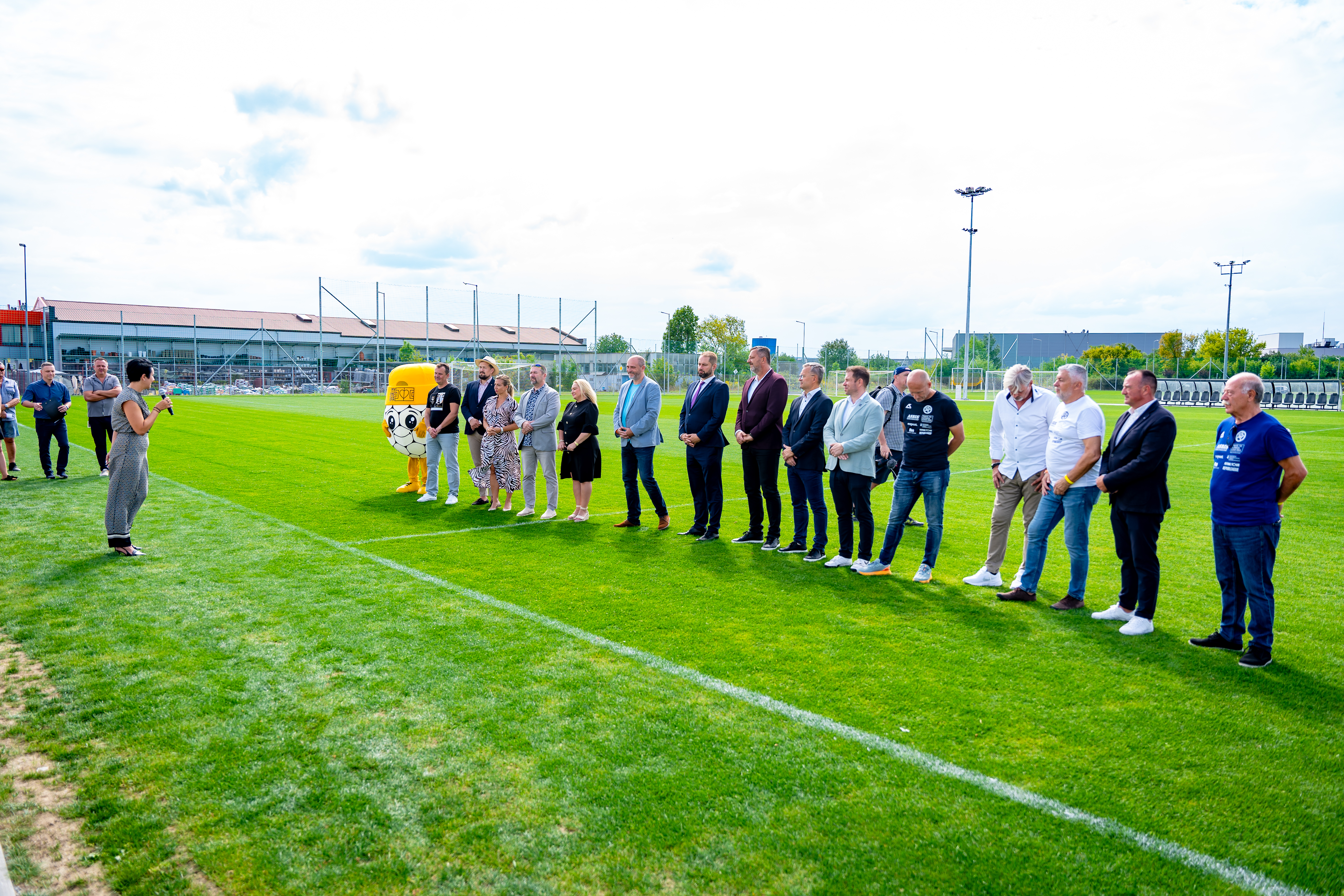 Otvorenie ihrisk v KFA  -13